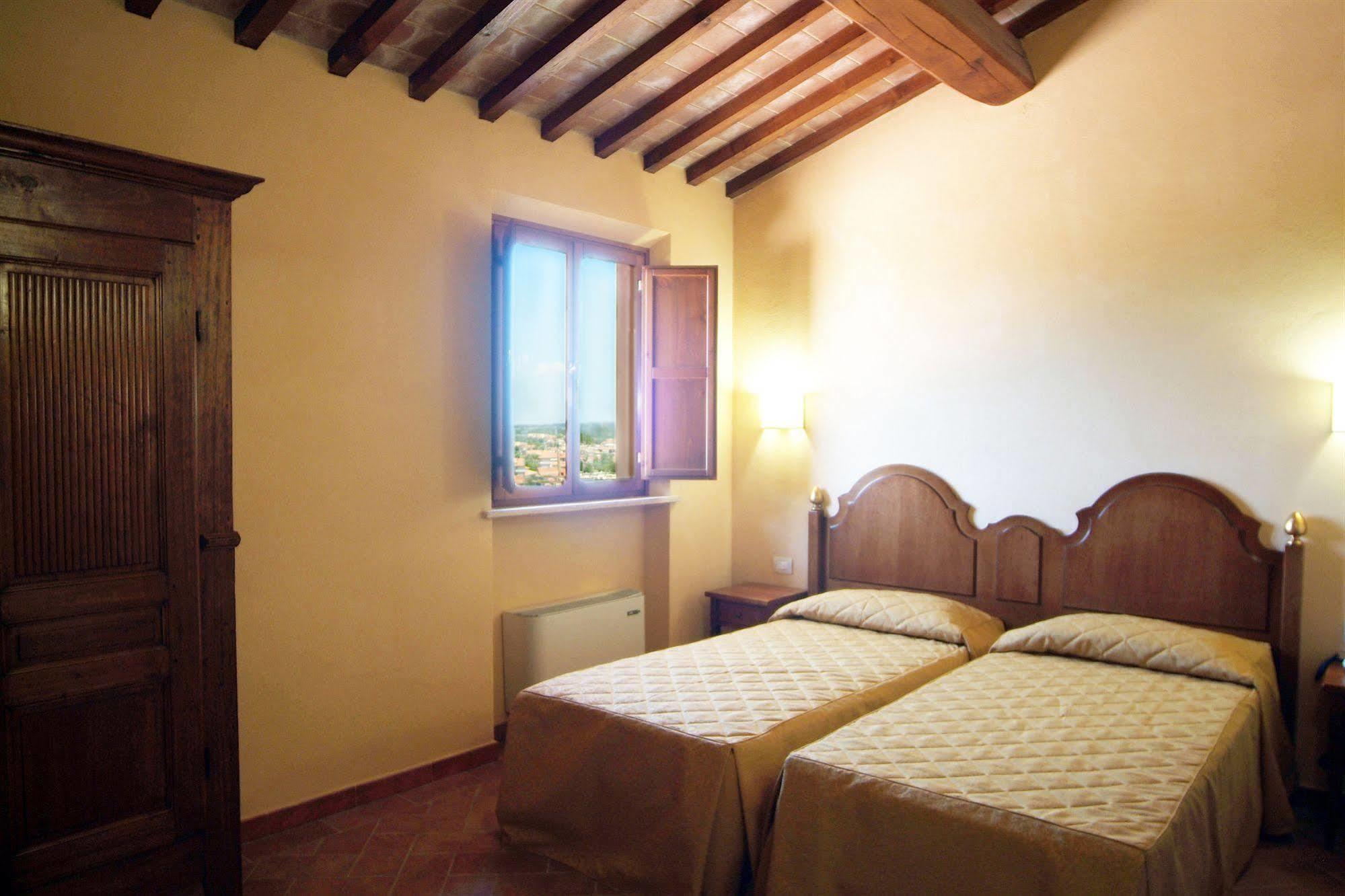 Resort Casale Le Torri Ponsacco Exterior photo
